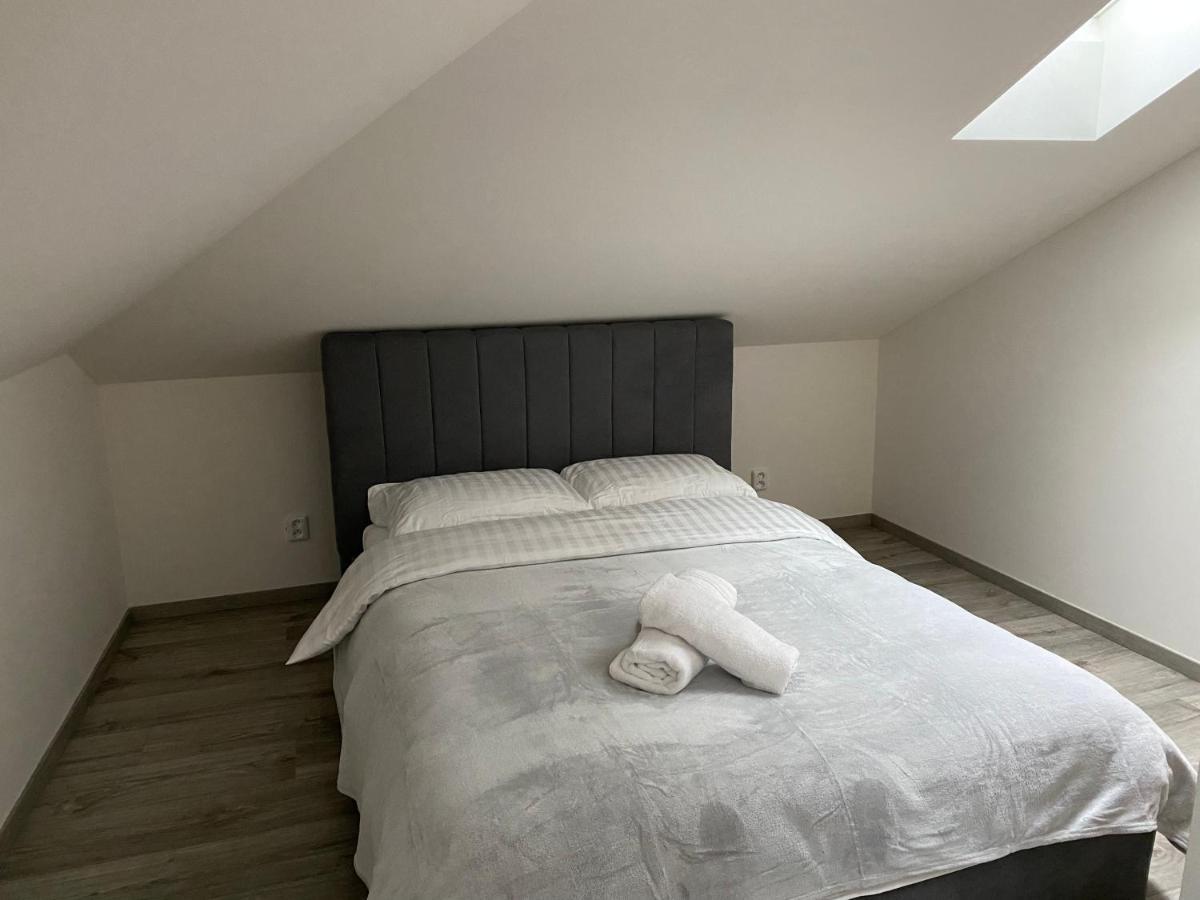 Klicperovo 2Kk Apartment Hradec Kralove Bagian luar foto