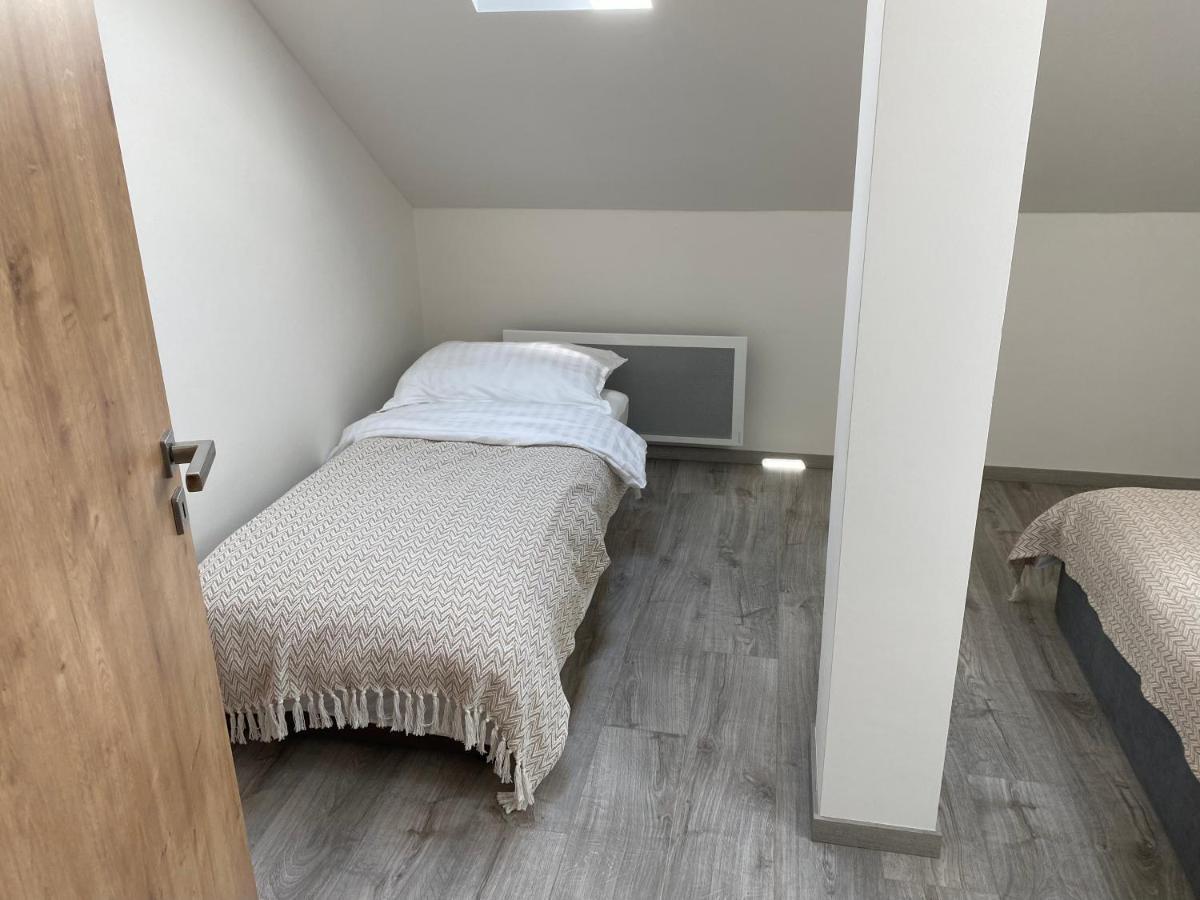 Klicperovo 2Kk Apartment Hradec Kralove Bagian luar foto